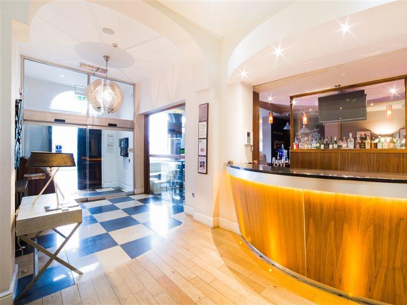 Oyo Imperial Hotel بارو في فرنيس المظهر الخارجي الصورة